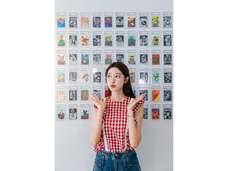 戴雨凡與「WISHING RIVER（2023–2033）」合影